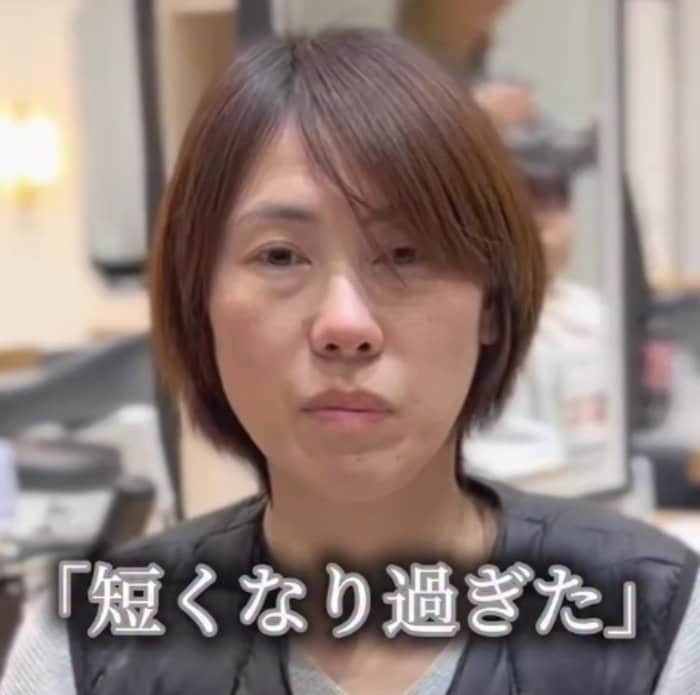 【カット術】「仕事に行くのも憂鬱…」他店のショートに悩む女性。長さを変えず襟足を整え、眉下前髪で目元をくっきりさせる実用的な似合わせ術で華やかな印象へ
