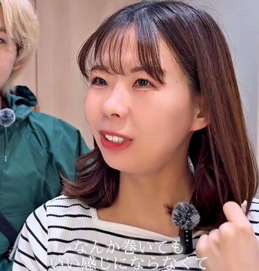 【大変身】「巻いてもいい感じにならなくて」スタイリングに悩む女性が…外ハネスタイルで一気に垢抜け！