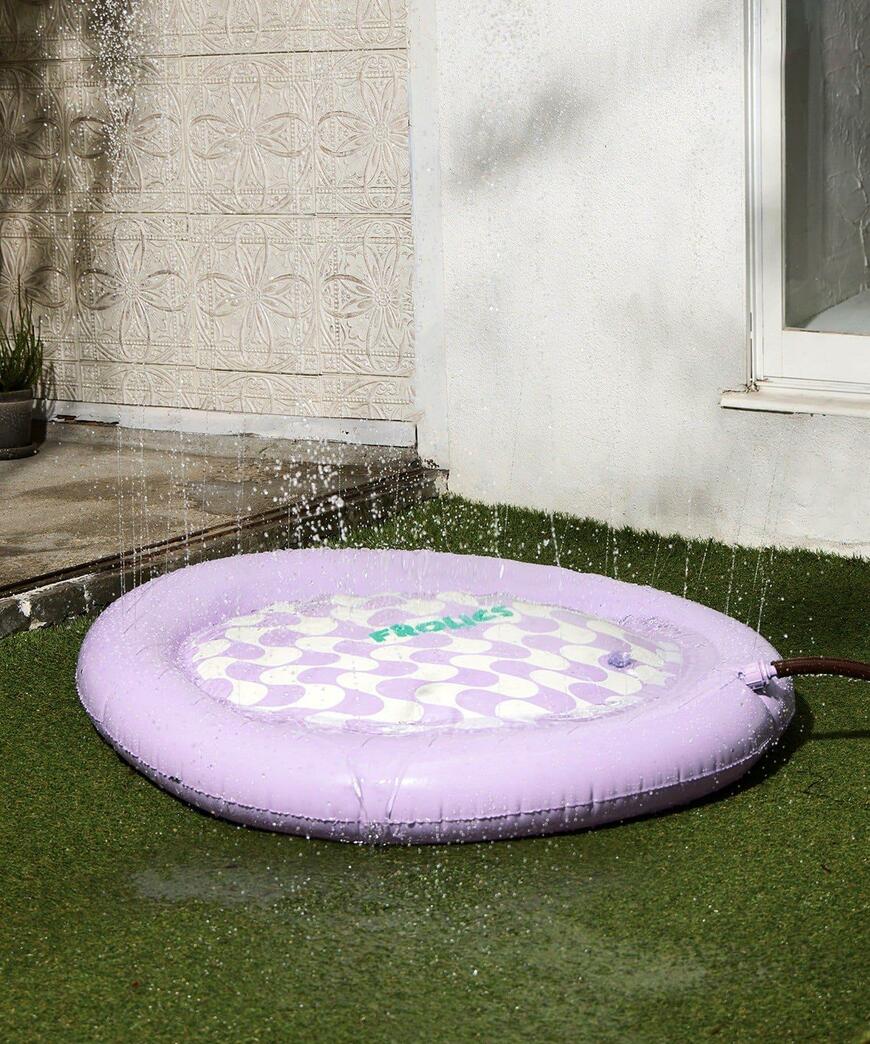 出所：パルグループ公式ファッション通販サイト 3COINS 噴水マット／KIDS水遊び