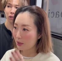 【大変身】“理想の髪型になりたい”オールバックヘア女性→前髪を作った結果…〈見違えるほど素敵〉な仕上がりに