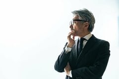 65歳以上「貯蓄4000万円以上」は何割か【リタイア後】減る「支出」、増える「支出」とは？
