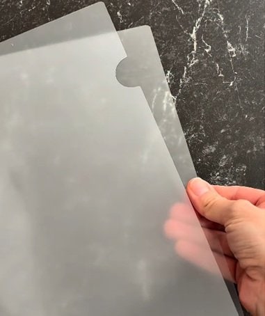 【簡単DIY】余りがちな〈クリアファイル〉→生活の中にあるちょっと困ったを解決する〈3つの便利グッズ〉にリメイク！