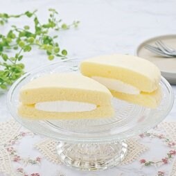 ローソンストア100の新商品:チーズ蒸しケーキサンド(マスカルポーネクリーム)