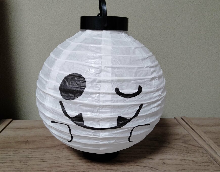 筆者撮影（ダイソー、ハロウィン提灯）