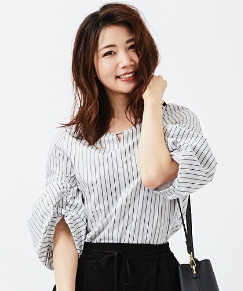 actuel セントラルパーク / INTERPLANET - TCブロード袖ボリュームブラウス ¥7,452（税込）