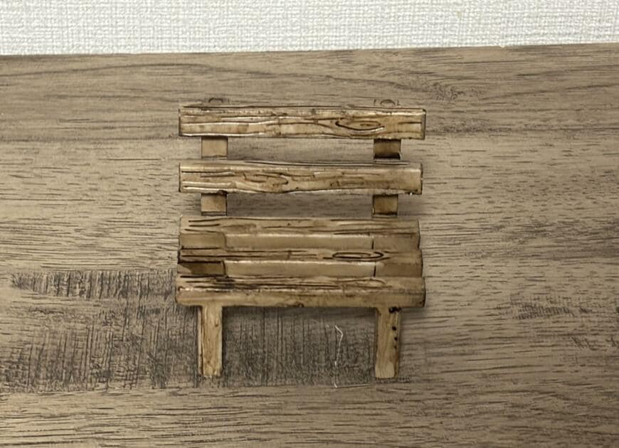 ダイソー、インテリアオブジェ（ベンチ）の画像