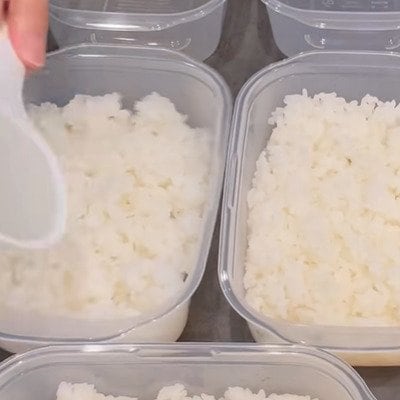 主婦が夫に作る【まるごと冷凍弁当】おかずはたった3品！ご飯の上におかずを全部のせた「のっけ弁当」が美味しそうと話題