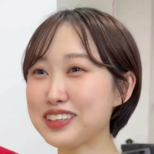 「額が広い」悩みを前髪を下ろして解消。すっきり軽やかな『丸みショート』で印象チェンジ
