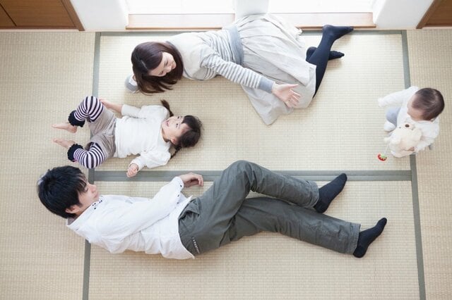 「児童手当を全部貯めると高校卒業までにいくらになるのか」1人234万円、3人きょうだいなら1116万円、年の差で最大144万円減ることも