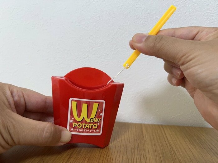 引っ張るときに力が弱いとバネが作動しないので注意