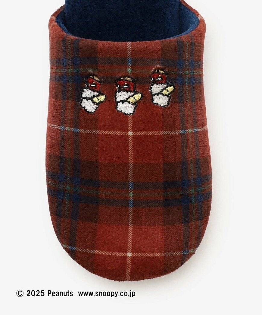 出所：アフタヌーンティー公式　ルームシューズ/PEANUTS（レッド）