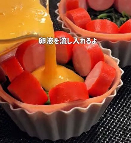 まるで春？【フラワーハムカップ弁当】同棲彼女が婚約者に作るカラフル弁当が話題！