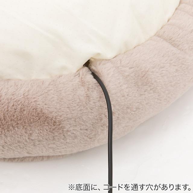 ブランケット付きの温かいペット用ベッド