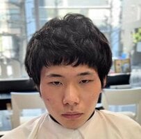 「髪型に自信がなくておしゃれな場所に行くのが恥ずかしい」男性がプロにお任せで大変身！「魔法かけた？」と大反響