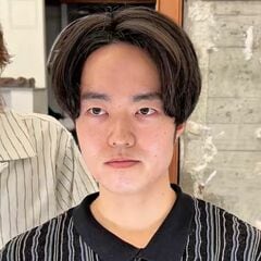 【大変身】おでこの広さに悩む男性がパーマで大胆イメチェン→プロの技でコンプレックスを解消！「めっちゃいい感じ」と大絶賛