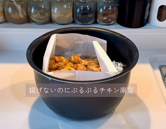 【一石三鳥】看護師母ちゃんが炊飯器だけで作る”揚げない”「チキン南蛮弁当」が話題