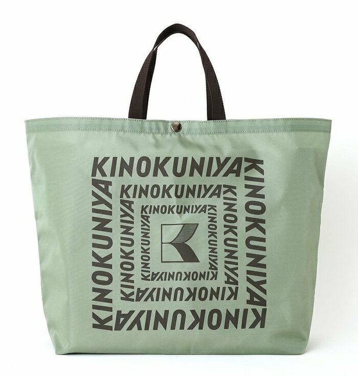 爽やかなグリーンをベースに、ブラウンのロゴと持ち手がアクセント