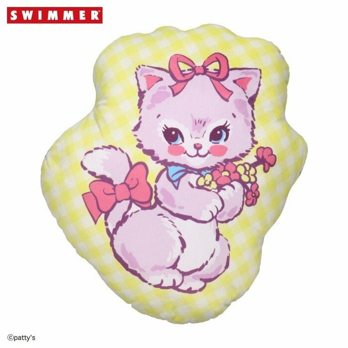 ”SWIMMER”を表現したダイカットクッション