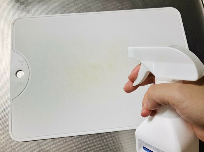 まな板にシュッと吹きかけるだけ!