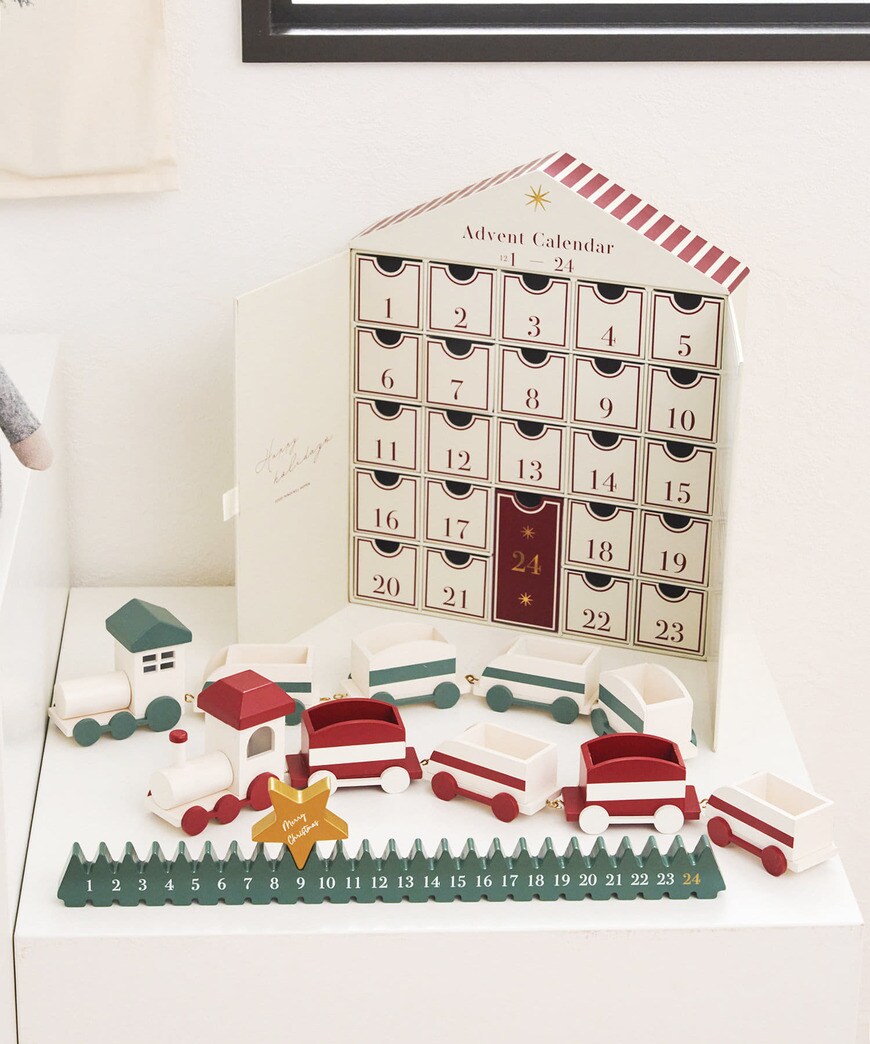 出所：パルグループ公式ファッション通販サイト 3COINS 【WEB限定】高さ35.5cm アドベントカレンダー 