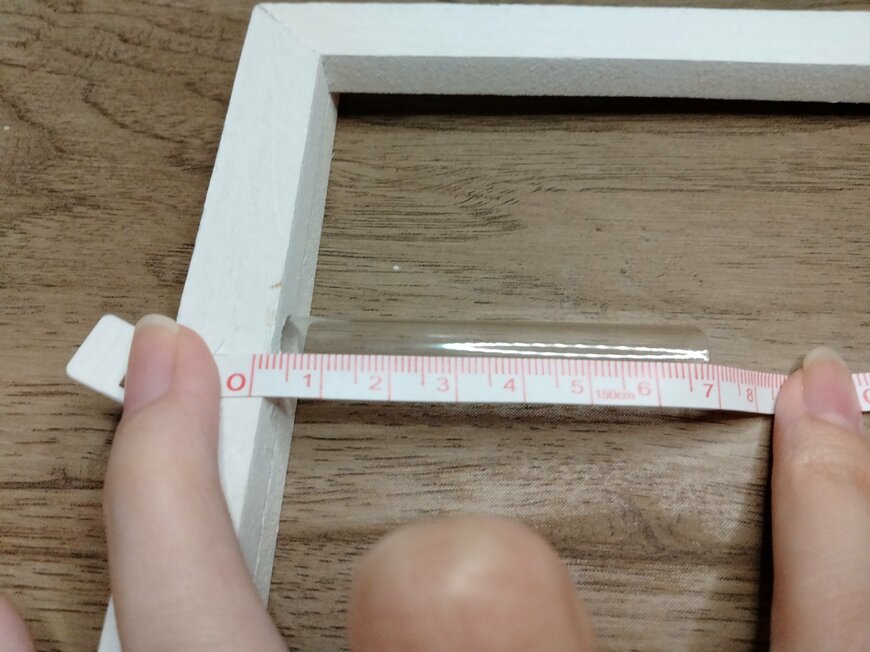 筆者撮影（セリア、ウッドハンギング一輪挿し）