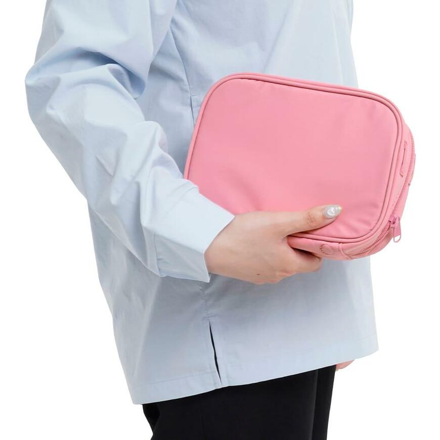 出所：ワークマン公式オンラインストア あれこれまとまるスラッとポーチ