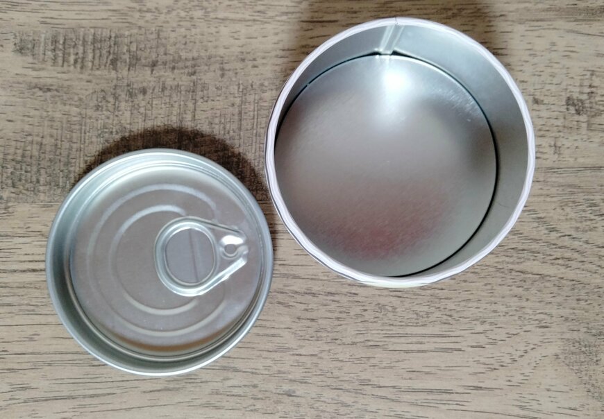 筆者撮影（セリア、缶詰型ケース アニマル）