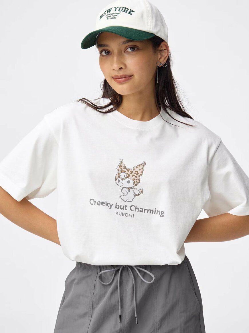 GU公式 グラフィックT Kuromi/カラー: 01 OFF WHITE(メイン)