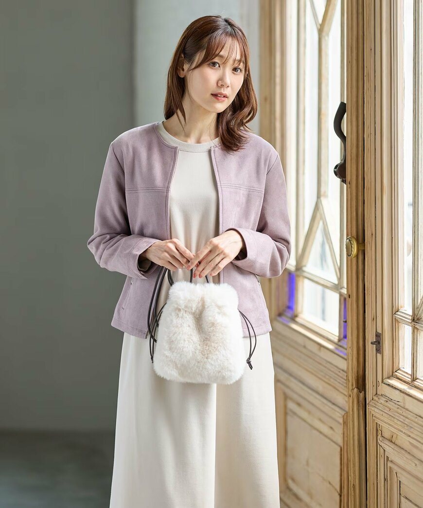 きれいめにもカジュアルにもマッチするデザイン