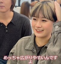 広がりやすいブリーチ髪の女性が＜パツッとボブ＞でイメチェン！理想の髪型に「めっちゃいい感じです！」