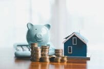 【70歳代】おひとりさまシニアの「平均貯蓄額」はいくら？厚生年金と国民年金「みんなの平均年金月額」がいくらか見てみる