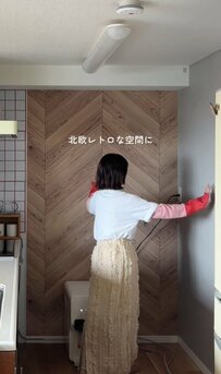 【築15年中古マンションを北欧レトロにDIY】「手で塗る漆喰」で子どもたちと一緒にキッチンの壁をリメイク！