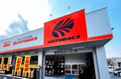 「パッと開いて簡単セット」オートバックスの猫サンシェードが2480円からで可愛い「車の内装が傷つきにくい設計で猛暑対策」