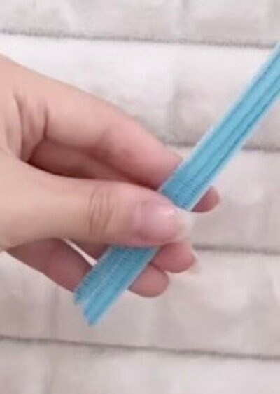 「簡単にできそう！！」〈モールとシール〉だけで...→きれいな〈雪の結晶オーナメント〉が作れる！「可愛い！」と話題