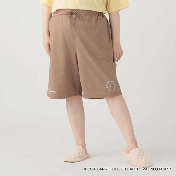 ワンポイントデザインが施された「無地ハーフパンツ（2838円）」