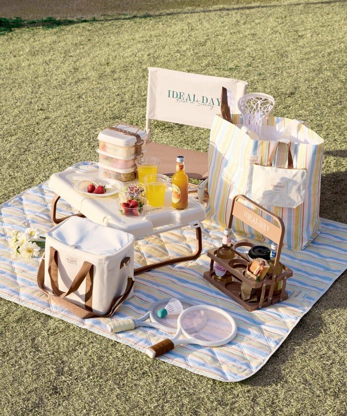 スリーコインズの新作レジャーシート3種