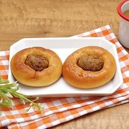 ローソンストア100の新商品：ミートボールぱんマヨネーズ風味