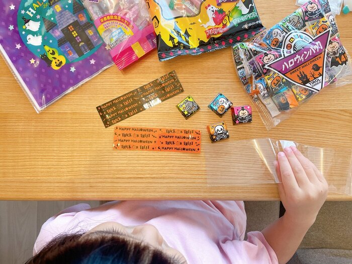 ハロウィンらしいパッケージのお菓子をいくつか購入しました！
