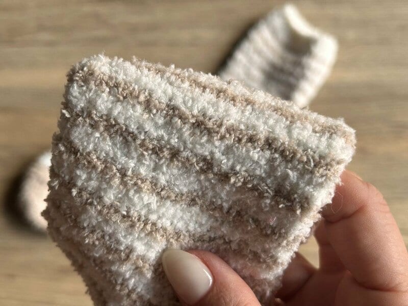 【ダイソー】ルームソックス（レディース、パステルボーダー）筆者撮影写真