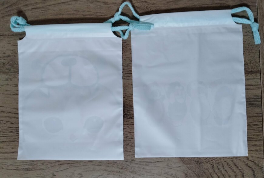 筆者撮影（セリア、mofusand ソフト巾着 2P）