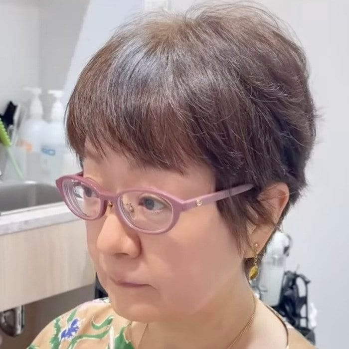 〈パーマのすぐ落ち＆頭頂部のぺたんこ感〉に悩むショート女性→プロの手で…ふんわり上品な〈ワンカールパーマスタイル〉に！