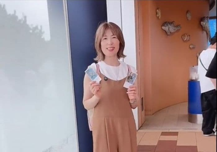 【33歳差カップル】59歳彼女の「元気の秘訣」が話題!人生を思いきり楽しむ様子が素敵