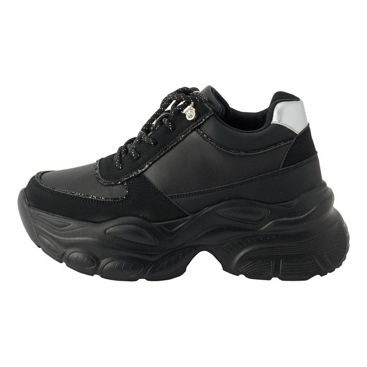 出所：しまむら公式　レディース　スニーカー　（辻希美）