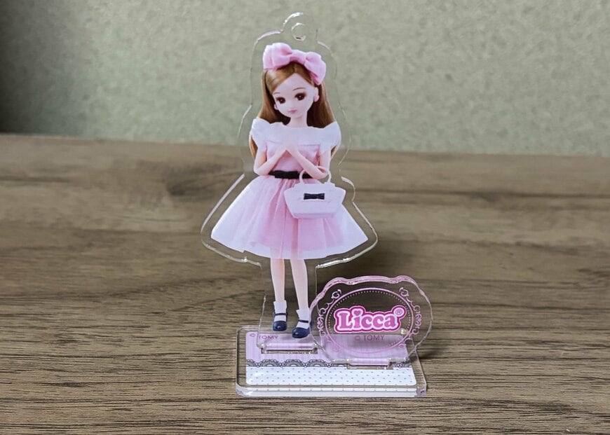 筆者撮影（キャンドゥ、アクリルスタンド ブラインドパッケージ リカちゃん）