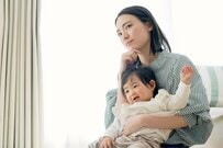 藤田ニコル「家族で抹茶コーデ」娘との“お揃い”コーデに「ママの顔だね」「おててかわいい！」ネットほっこり