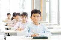 【学習費調査】「私立中学」と「公立中学」の学費はどれくらい「差」がある？塾代など「補助学習費」を含めた学費を比較