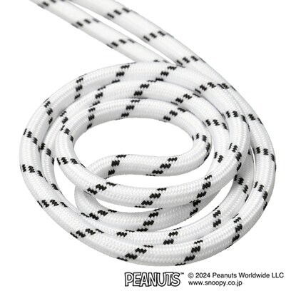 クリア素材を使用したポーチなので中身が見やすい