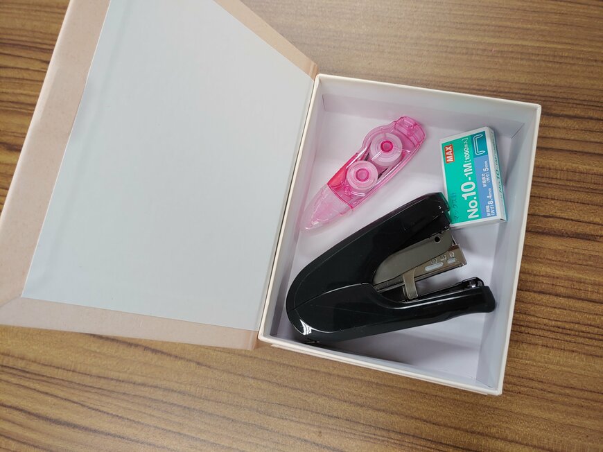 筆者撮影（Seria、amifa　2022　ブック型収納）