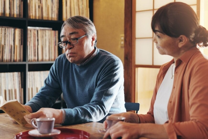 【70歳以上】《二人以上世帯・単身世帯》貯蓄額（平均値と中央値）はそれぞれいくら？「3000万円以上」は何％？