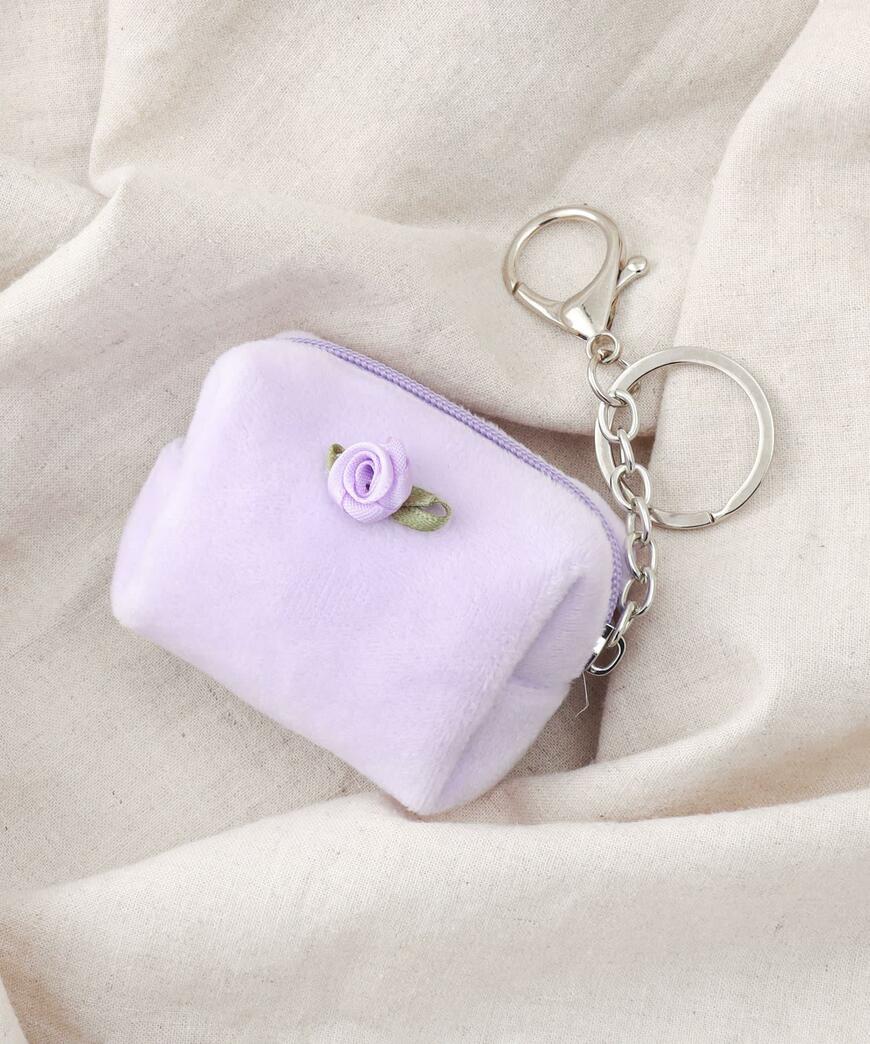 出所：パルグループ公式ファッション通販サイト 3COINS ふかふかミニポーチ